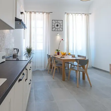 Apartment Nikili Old *